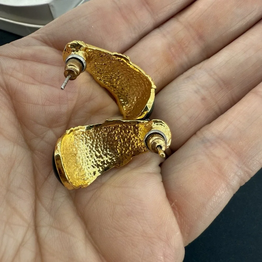 Beautiful Green Enamel Gold Tone Hoop Stud Earrings